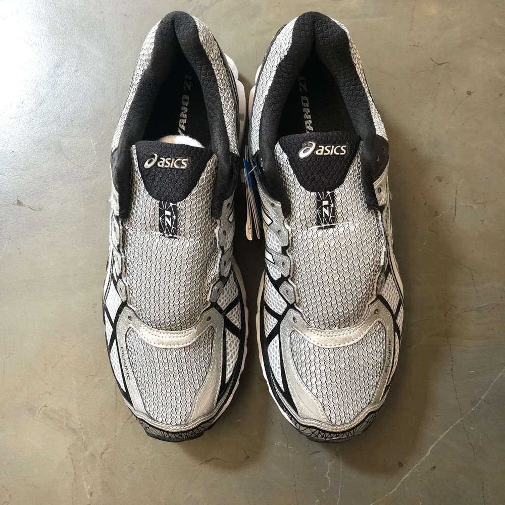 ASICS Men’s Kayano 21 NWT